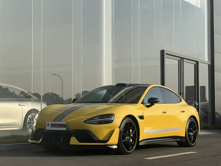 Фото 1 - Xiaomi SU7 Ultra