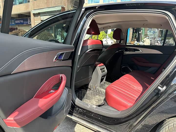 Фото 5 - Hongqi H5