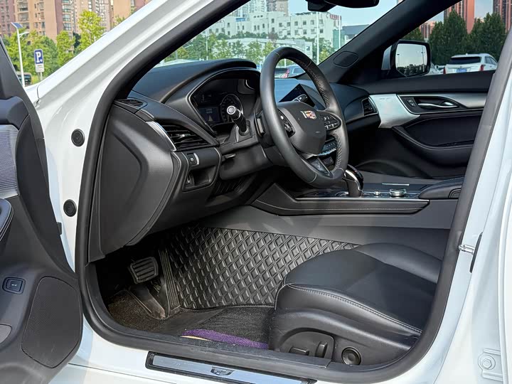 Фото 6 - Cadillac CT5