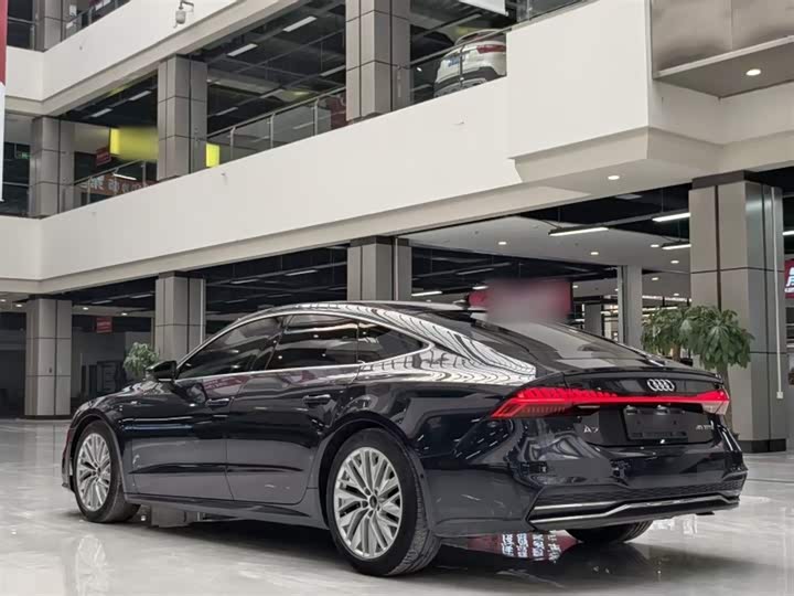 Фото 9 - Audi A7