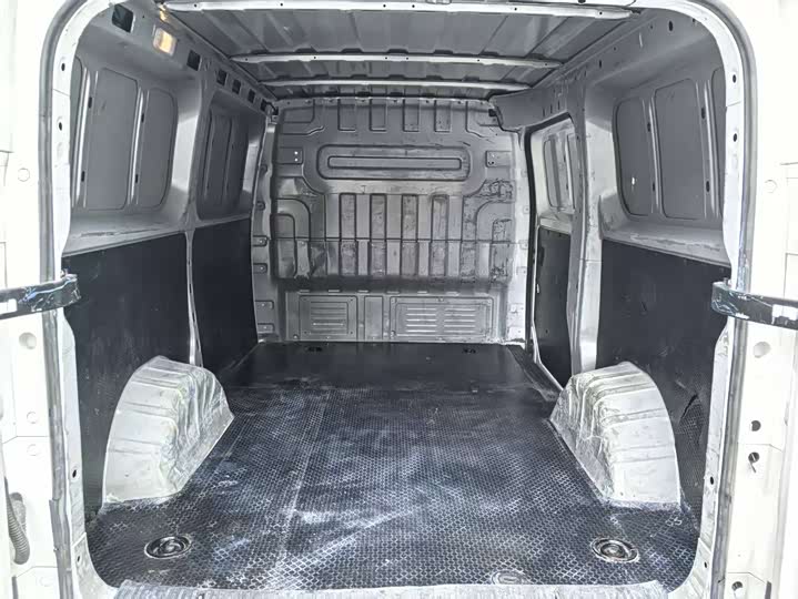 Фото 6 - Maxus Dana V1