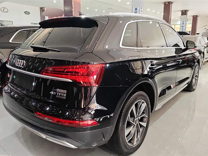 Фото 3 - Audi Q5L