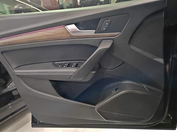 Фото 7 - Audi Q5L