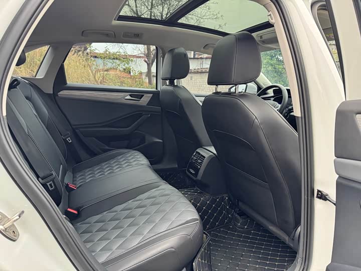 Фото 9 - Volkswagen Sagitar L