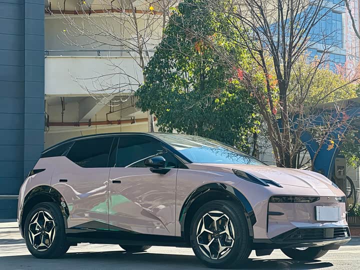 Фото 3 - Zeekr X