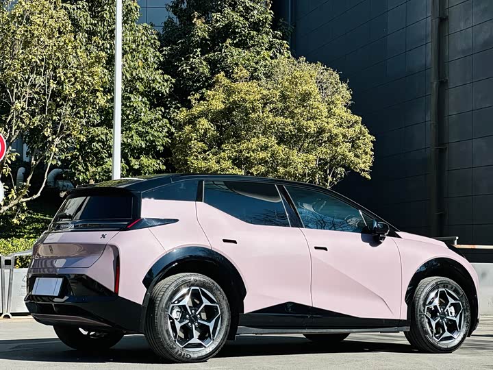 Фото 6 - Zeekr X