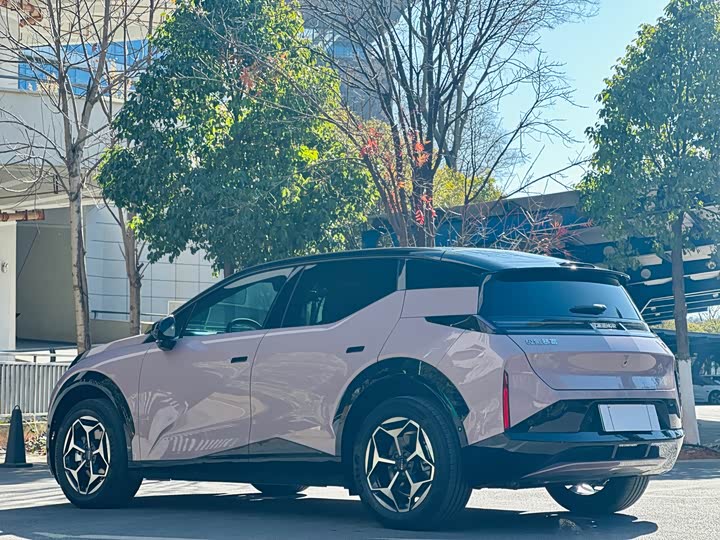 Фото 7 - Zeekr X