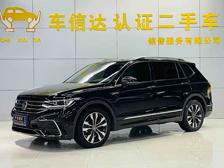 Фото 1 - Volkswagen Tiguan L Pro