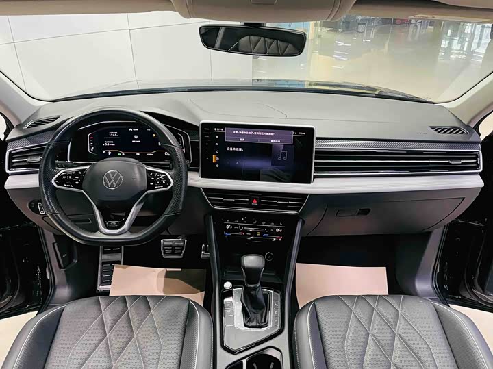 Фото 9 - Volkswagen Tiguan L Pro