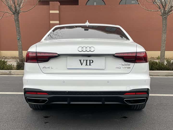 Фото 6 - Audi A4L