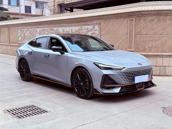 Фото 3 - Changan UNI-V