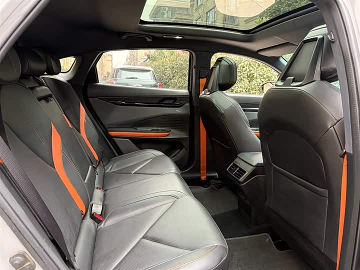 Фото 6 - Changan UNI-V