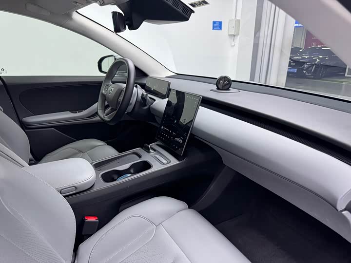 Фото 9 - Nio ET5