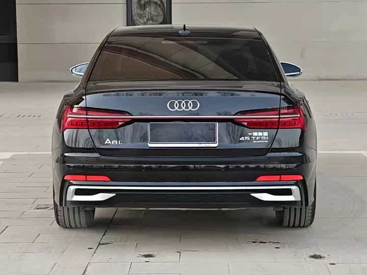 Фото 5 - Audi A6L