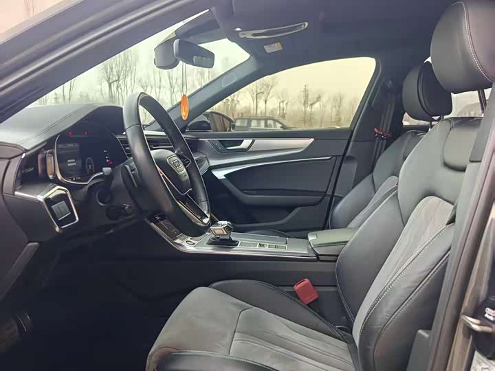 Фото 7 - Audi A6L