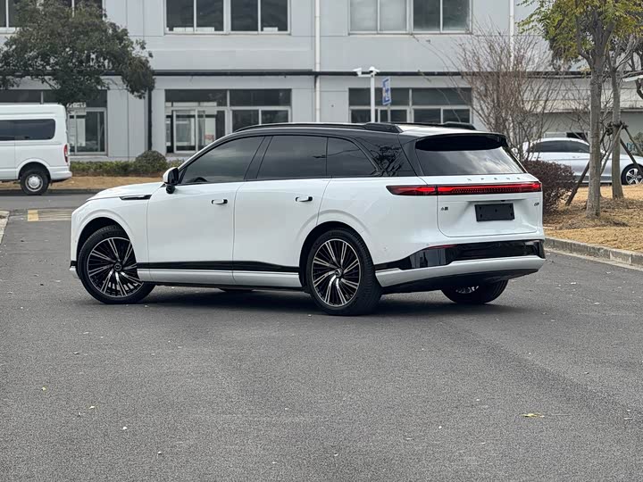 Фото 2 - XPeng G9