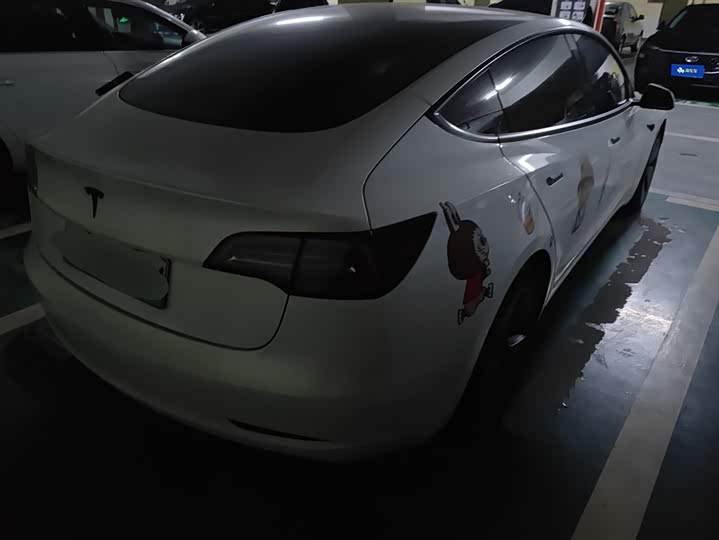 Фото 3 - Tesla Model 3