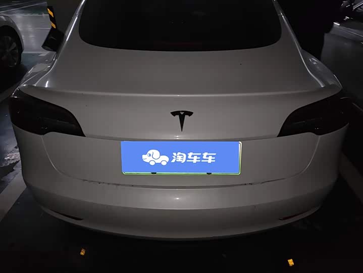 Фото 4 - Tesla Model 3