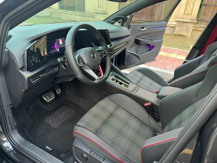 Фото 5 - Volkswagen Golf GTI