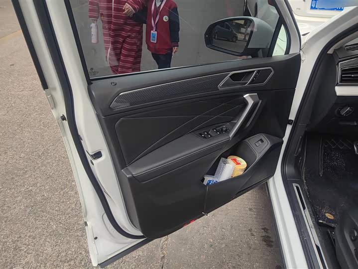 Фото 7 - Volkswagen Tiguan L Pro