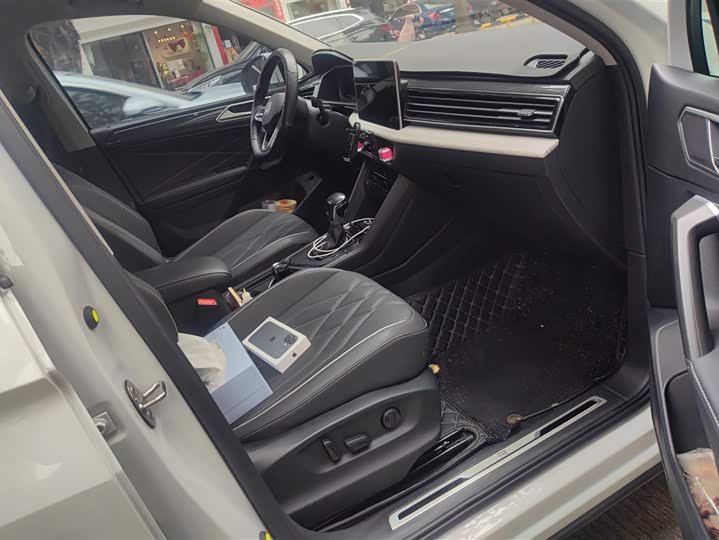 Фото 8 - Volkswagen Tiguan L Pro