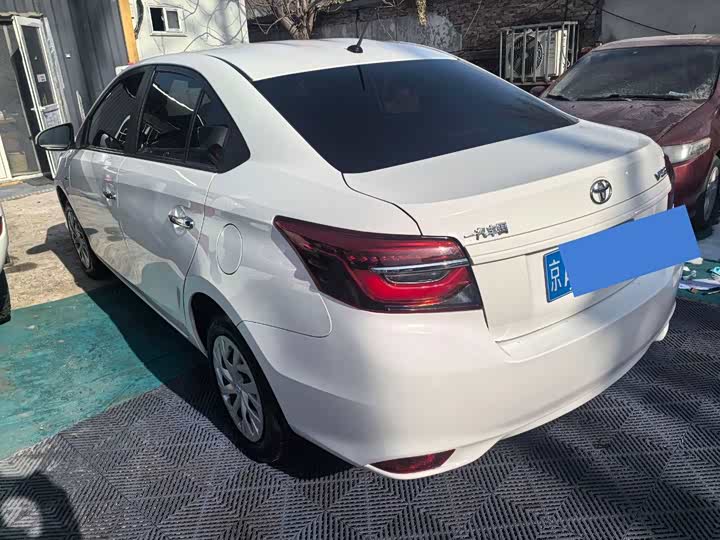 Фото 8 - Toyota Vios
