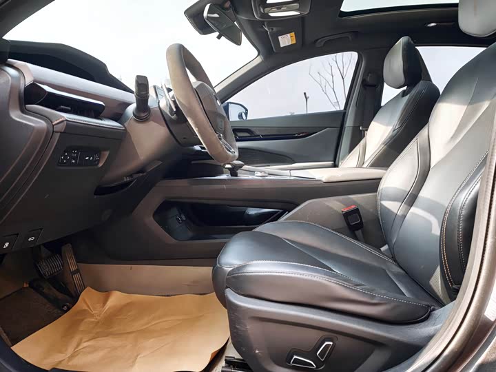 Фото 4 - Changan UNI-V