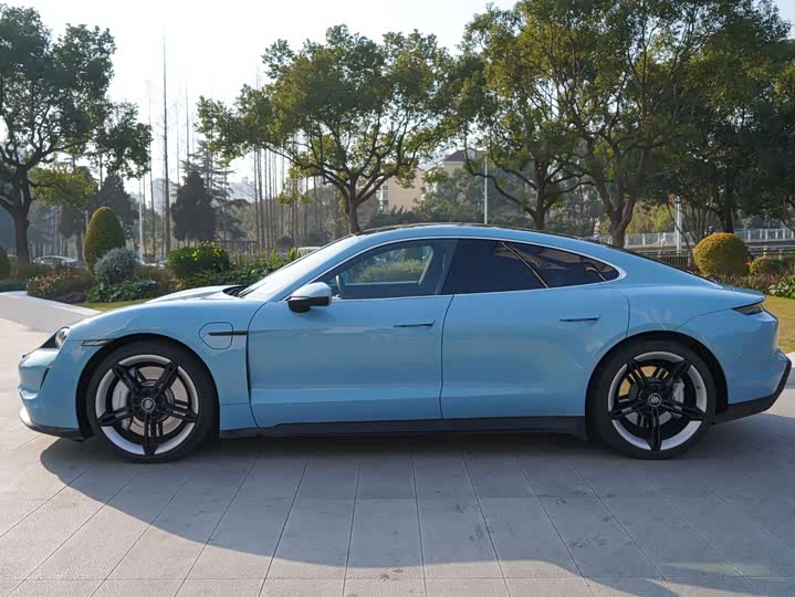 Фото 3 - Porsche Taycan