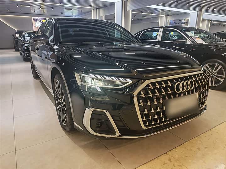 Фото 3 - Audi A8