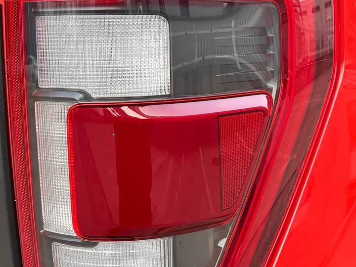 Фото 9 - Ford F-150 Raptor