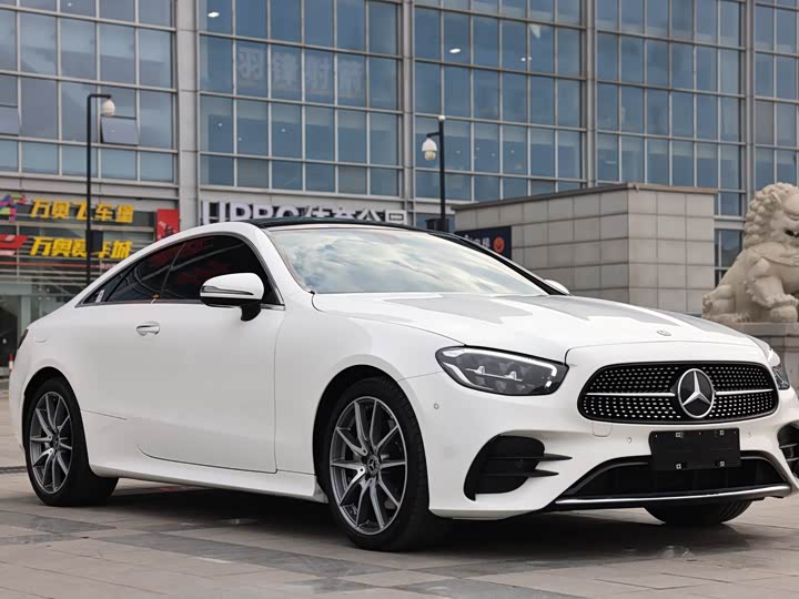 Фото 3 - Mercedes-Benz E-Class