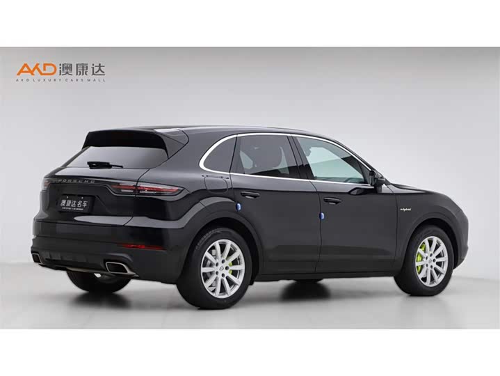 Фото 3 - Porsche Cayenne Hybrid