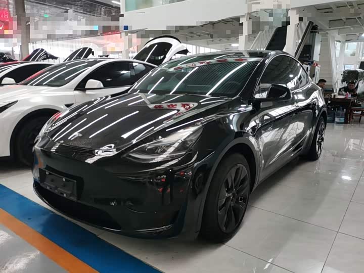 Фото 2 - Tesla Model Y