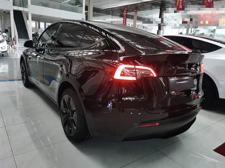 Фото 5 - Tesla Model Y