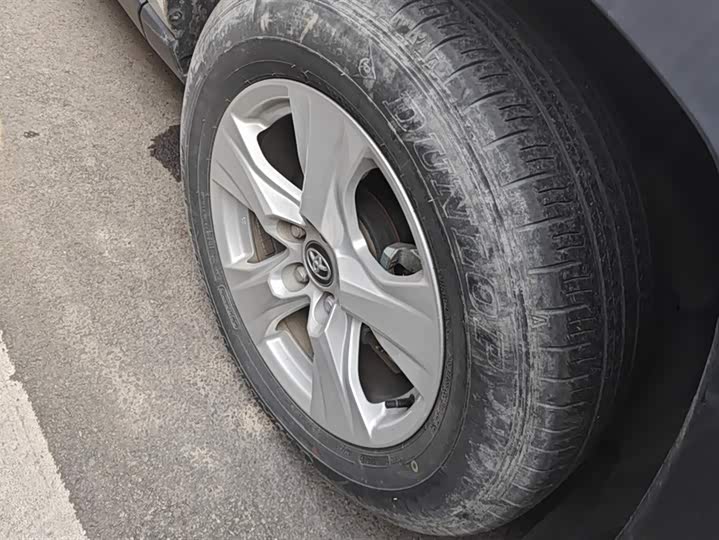 Фото 6 - Toyota RAV4