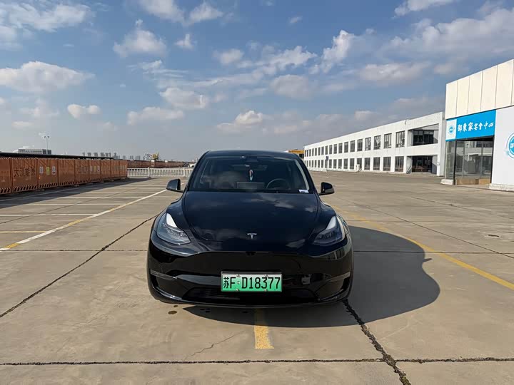 Фото 2 - Tesla Model Y