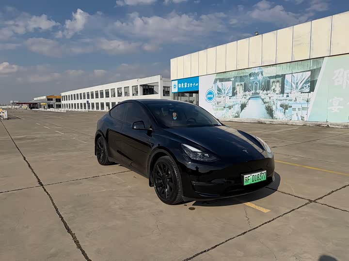 Фото 3 - Tesla Model Y