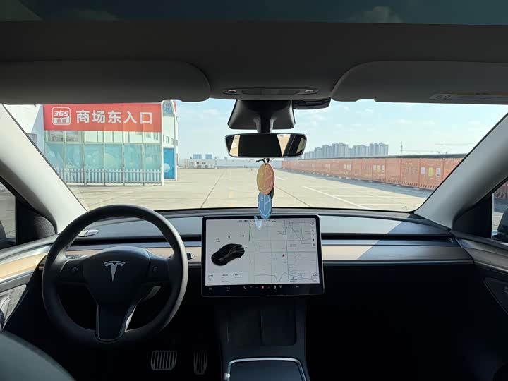 Фото 6 - Tesla Model Y