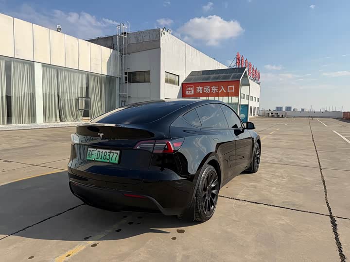Фото 9 - Tesla Model Y