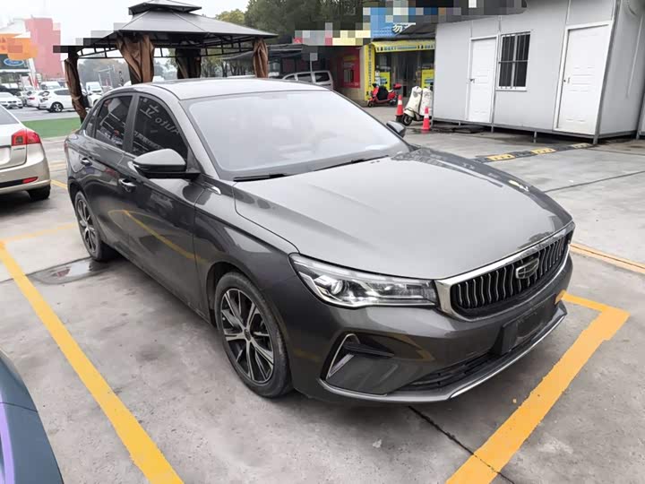 Фото 4 - Geely Emgrand