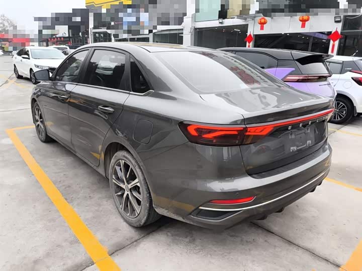 Фото 5 - Geely Emgrand