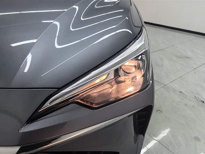 Фото 5 - Roewe i5