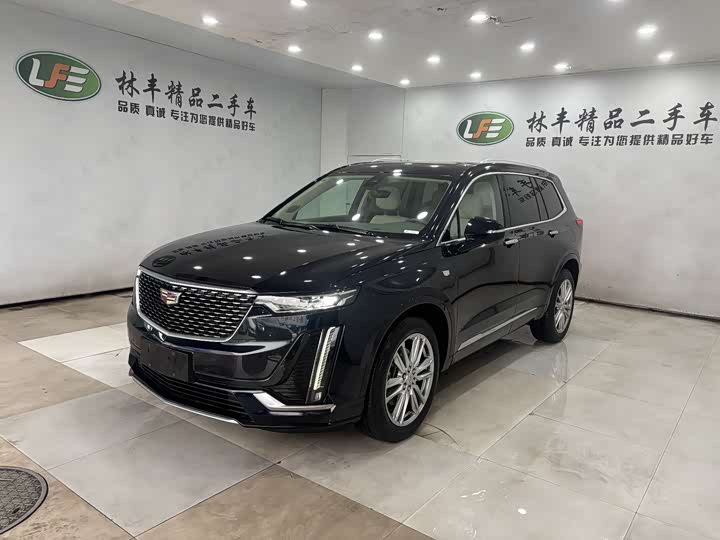 Фото 1 - Cadillac XT6
