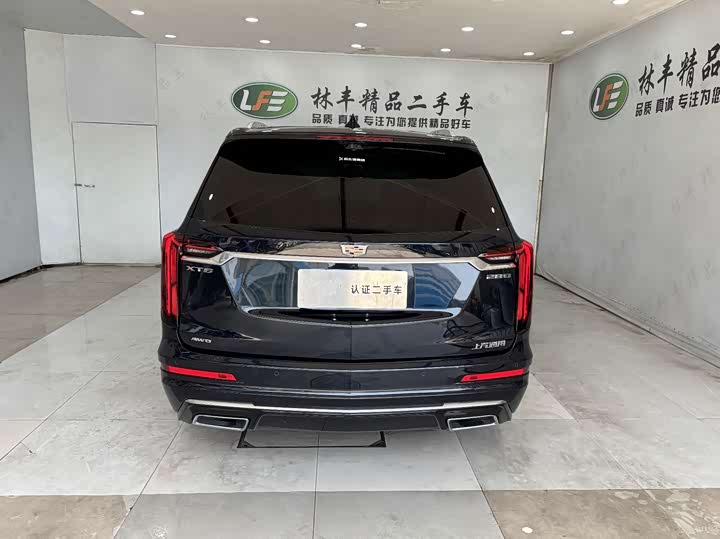 Фото 6 - Cadillac XT6