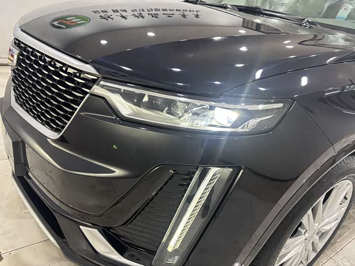 Фото 8 - Cadillac XT6