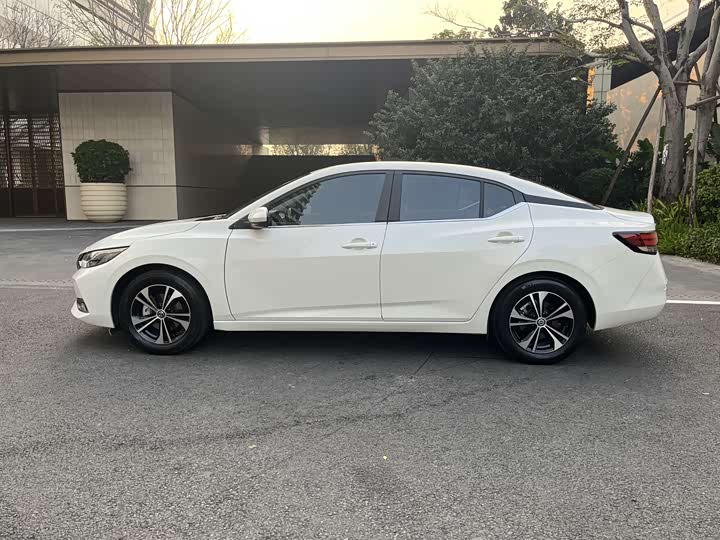 Фото 7 - Nissan Sylphy