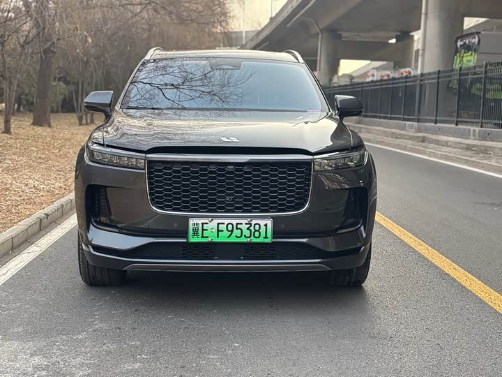 Фото 2 - LiXiang One