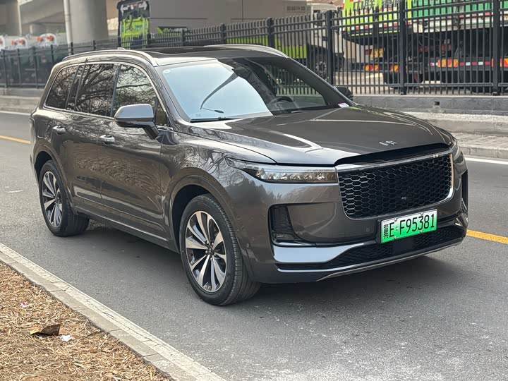 Фото 3 - LiXiang One