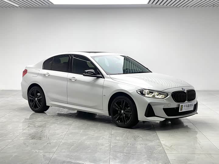 Фото 3 - BMW 1 Series