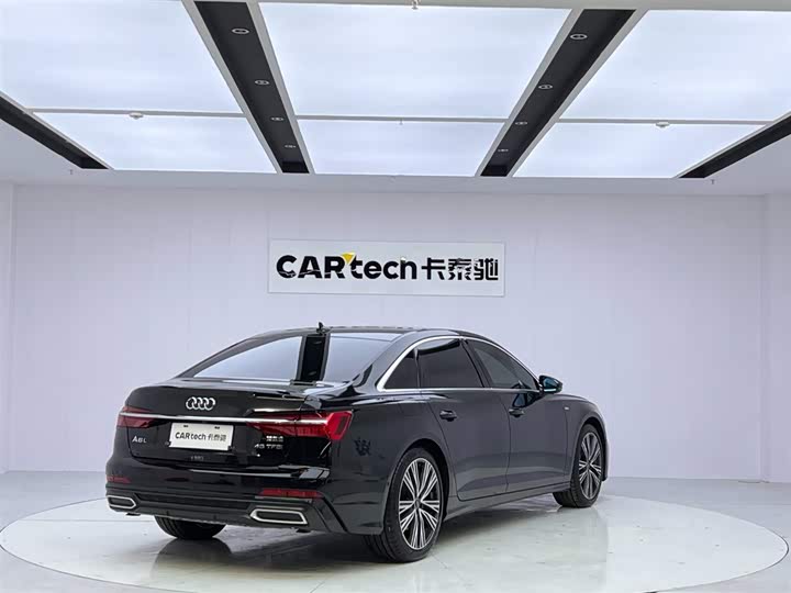 Фото 5 - Audi A6L